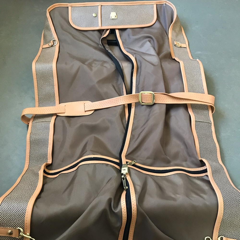 Fifth Avenue Luggage Suit Bag